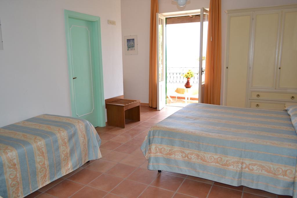 Hotel Villa Bina Sant'Angelo  Habitación foto