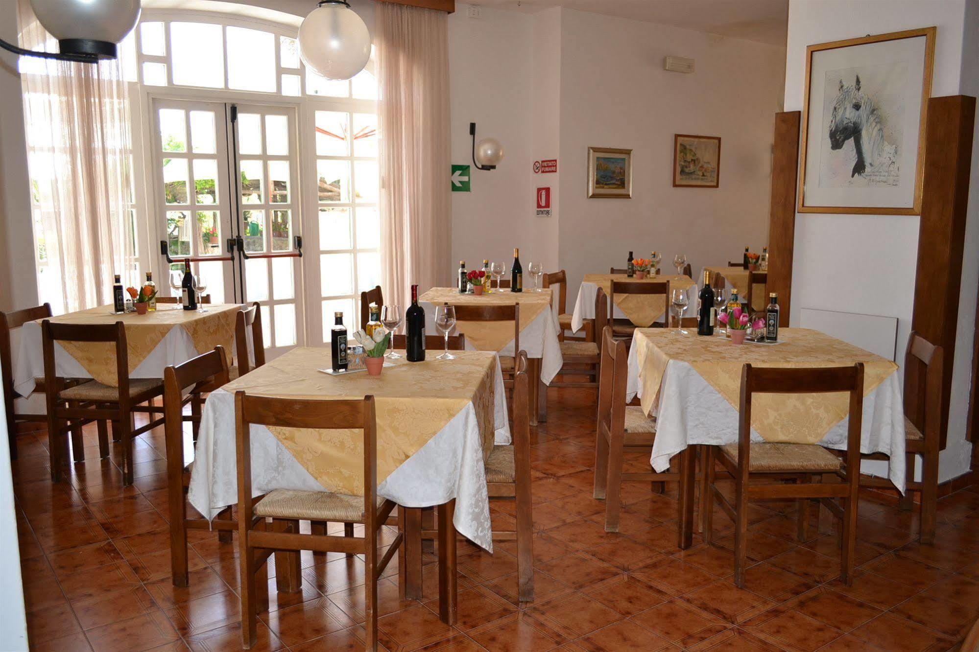 Hotel Villa Bina Sant'Angelo  Exterior foto